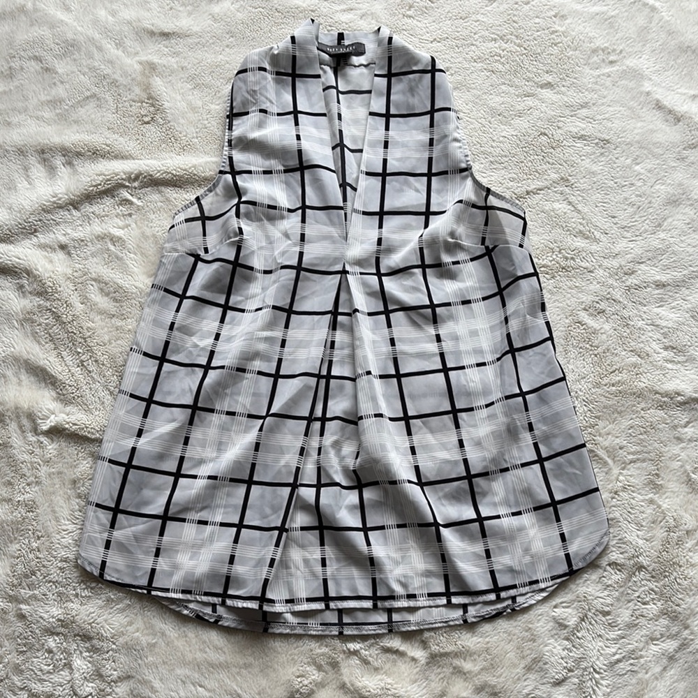 Suzy Black & White Sheer Plaid Sleeveless Top | V-Neck Layering Essential Y2K - Picture 2 of 5